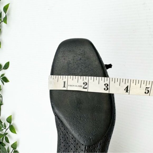 Chloe Black Perforated Ballet Flats bows derail 8 - Picture 7 of 9